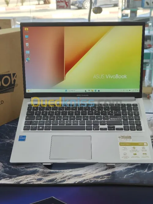 ASUS VIVOBOOK 15 X1502V i5-13500H 16GO RAM 512SSD 15.6 FHD JAMAIS UTILISÉ SOUS EMBALLAGE