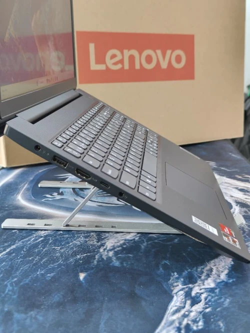 LENOVO V15 G4 RYZEN 5 7520U 8GB 512SSD 15,6FHD NEUF SOUS EMBALLAGE