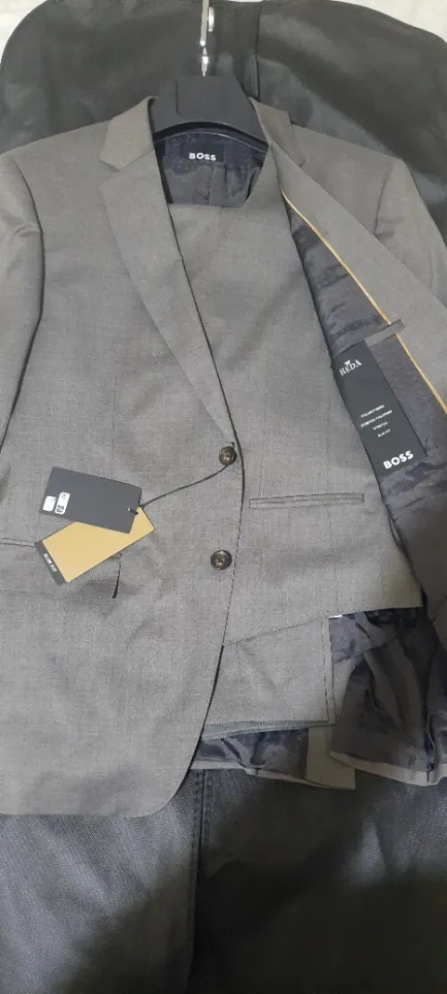 Costume Hugo Boss slim fit ORIGINAL NOUVELLE COLLECTION