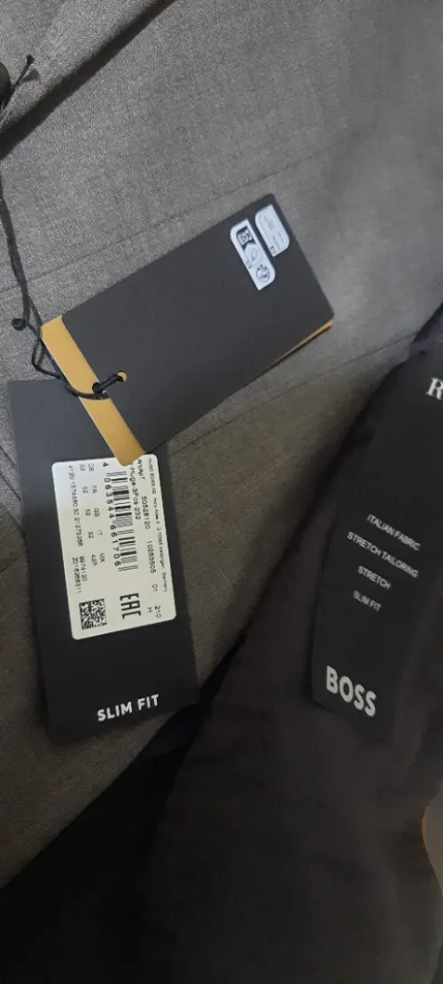 Costume Hugo Boss slim fit ORIGINAL NOUVELLE COLLECTION