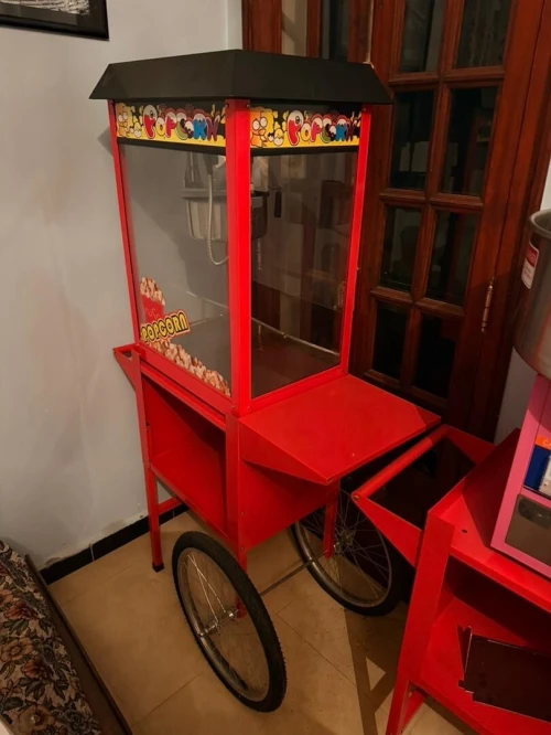 Fontaine de chocolat machine de popocorne et barbe a papa