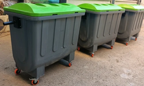 Le chariot de nettoyage et de propreté