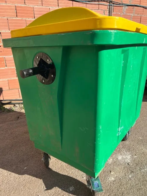 Le chariot de nettoyage et de propreté