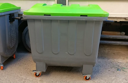  bac ordure plastique 660l240l 770lt