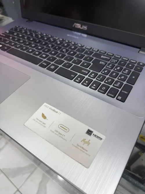 Intel(R) Celeron(R) N4000 CPU 8GB RAM 256GB