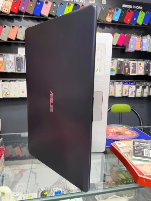 Intel(R) Celeron(R) N4000 CPU 8GB RAM 256GB