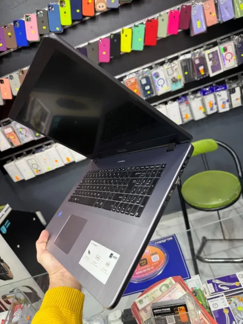Laptop Asus vivobook 17 Intel(R) Celeron(R) N4000 CPU 8GB RAM 256GB
