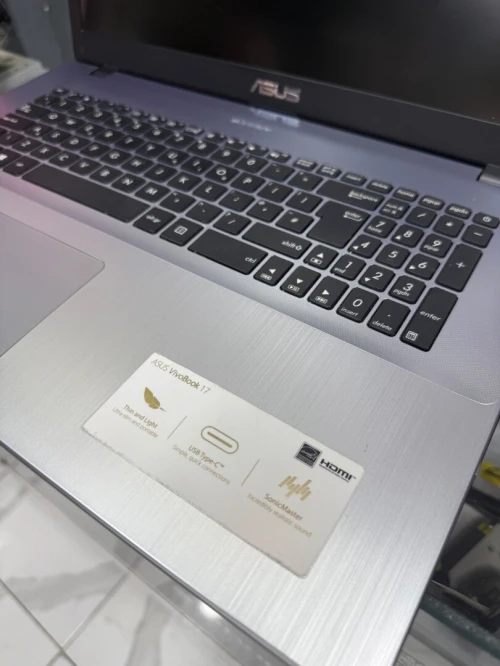 Laptop Asus vivobook 17 x705MA 17" processeur Intel(R) Celeron(R) N4000 CPU 8GB RAM 256GB