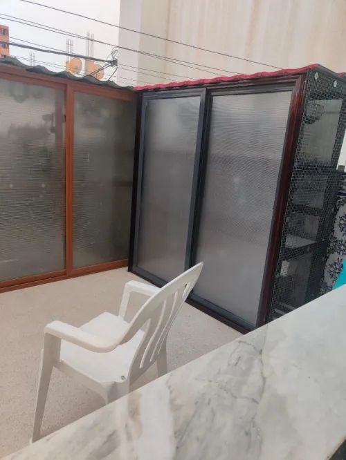 Bonjour je vends une volière avec 22chardon