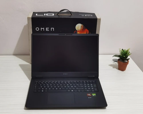 HP OMEN 17 RYZEN AI 9 365 RTX 5070 RAM 32GB DDR5 SSD 1TB ÉCRAN 17" QHD