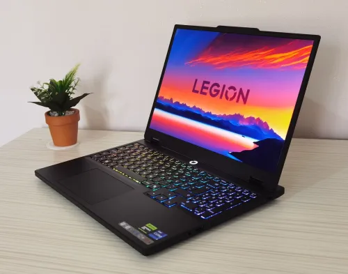 LENOVO LEGION PRO 5  i9-14900HX  - 32GO - 1TO SSD - RTX 5070  - 15.1" QHD+ OLED 240HZ - WINDOWS 11 PRO