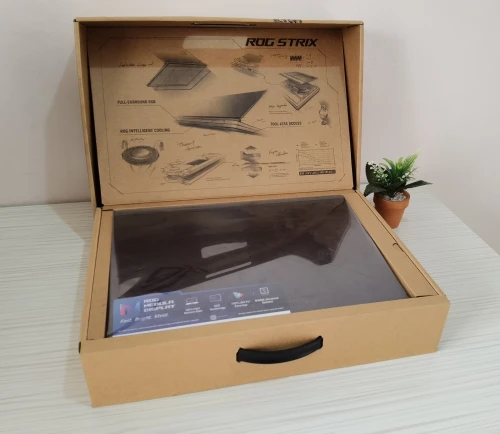ASUS ROG STRIX G18 ULTRA 9 275HX RTX 5070 32GB DDR5 2TB SSD 18" 240HZ