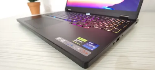 LENOVO LEGION PRO 5  i9-14900HX  - 32GO - 1TO SSD - RTX 5070  - 15.1" QHD+ OLED 240HZ - WINDOWS 11 PRO