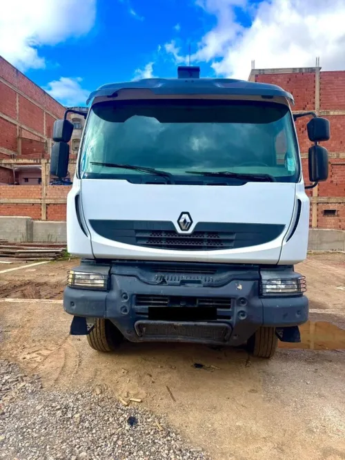 Renault Kerax 6*4 2013