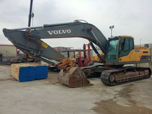Volvo Pelle sur chenille EC300DL ( avec brise roche ) 2015