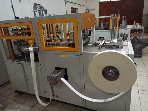 Machine de fabrication dés gobelets en papier 