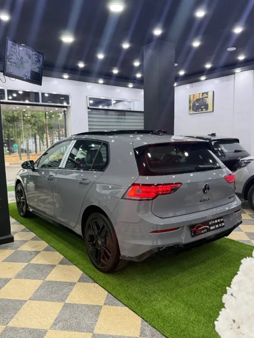 Volkswagen Golf 8 2026 R Black Edition 