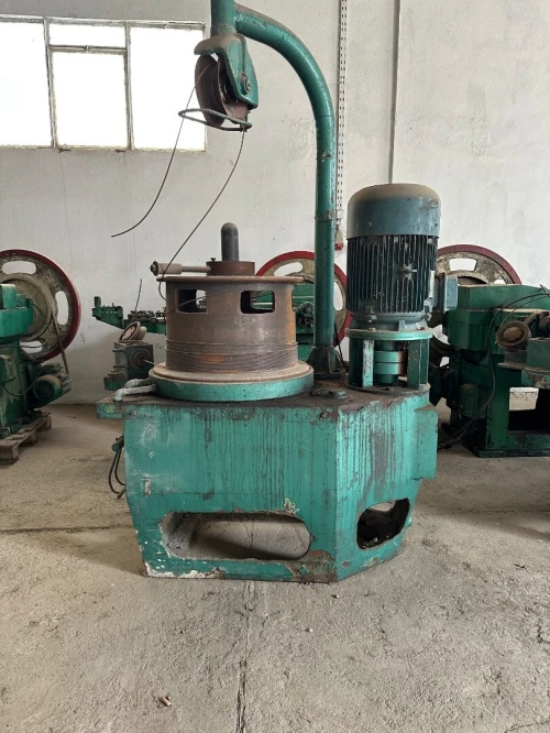 ATELIER Machine à clou 