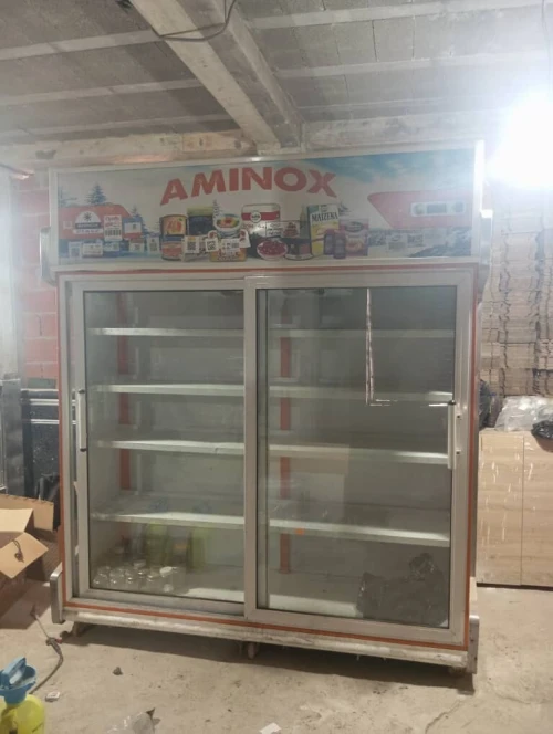 Frigo présentoir 