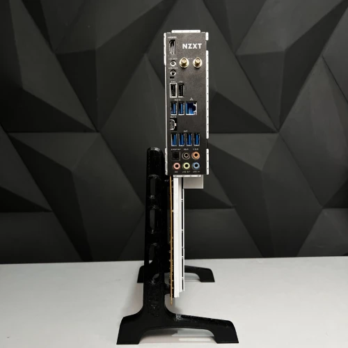 NZXT N7 B650E MOTHERBOARD / DDR5 /