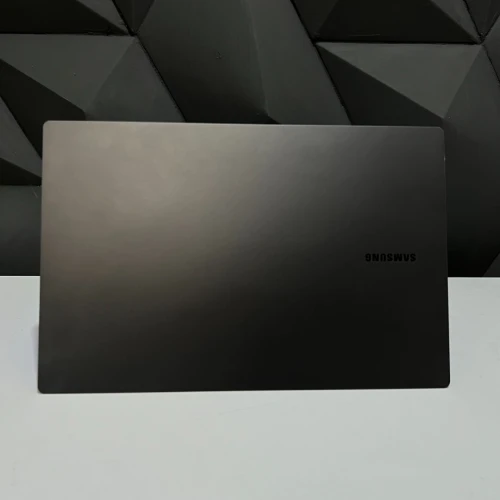 SAMSUNG GALAXYBOOK 2 PRO / I5 1240P / INTEL IRIS XE / 8GB DDR5 / 256GB NVME / OLED 14"