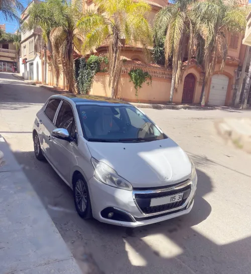 Peugeot 208 2015 Allure