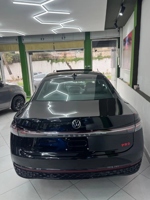 Volkswagen Passat 2025 Pro pack black