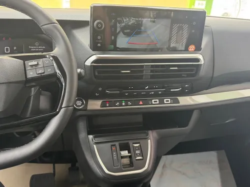 Peugeot Traveller 2025 VIP
