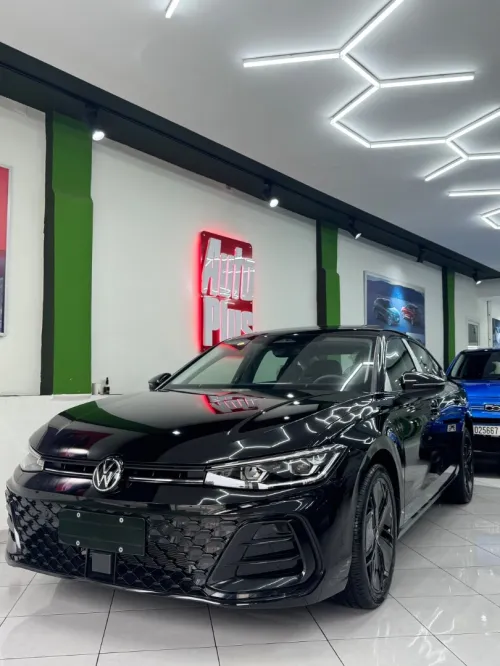 Volkswagen Passat 2025 Pro pack black