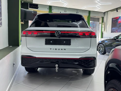 Volkswagen Tiguan 2025 R line pack black