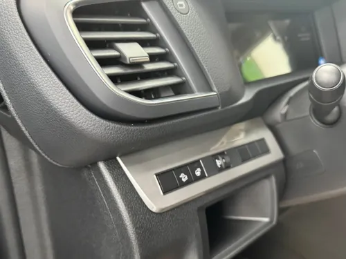 Peugeot Traveller 2025 VIP