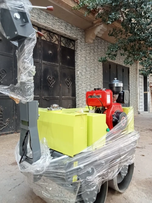 Rouleau compacteur vibrant Avec chaise et voulant 2024