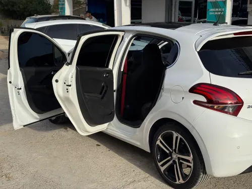 Peugeot 208 2016 Allure Facelift