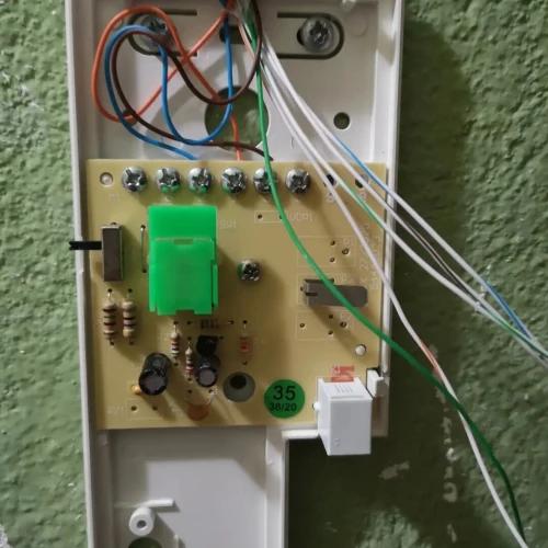Electrician bâtiment et installation caméra surveillance et vision phone 