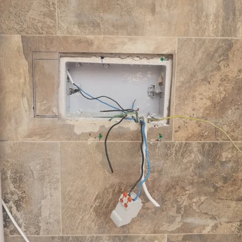 Electrician bâtiment et installation caméra surveillance et vision phone 