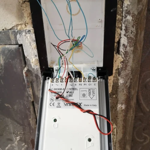 Electrician bâtiment et installation caméra surveillance et vision phone 