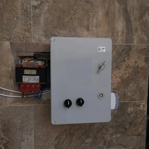 Electrician bâtiment et installation caméra surveillance et vision phone 