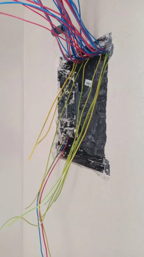 Electrician bâtiment et installation caméra surveillance et vision phone 