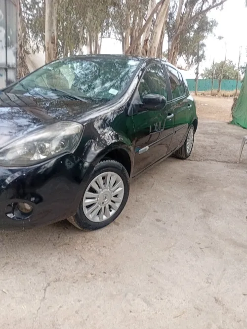 Renault Clio 3 2011 Night and Day