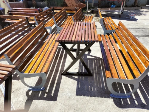 Fabrication de  mobilier  urbain