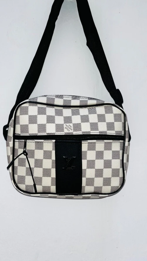 Des Sacoches LV