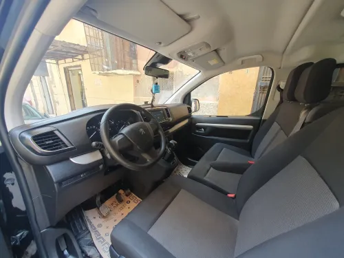 Peugeot Expert 2025 Traveller