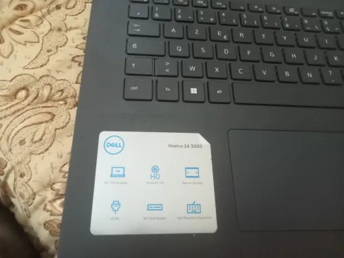 Laptop Dell Vostro 143000