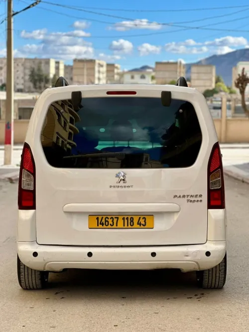 Peugeot Partner 2018 Tepee Allure 