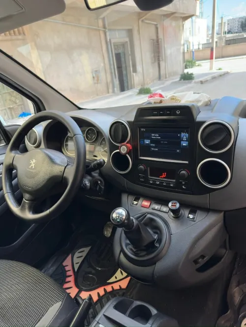Peugeot Partner 2018 Tepee Allure 