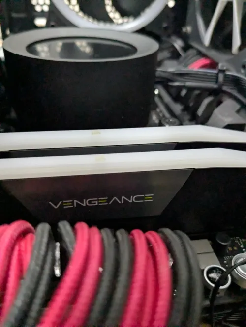 UNITE High-End (Ryzen 9 + RTX 5070 Ti 16GB + 64GB (32x2) ) - 3 Mois d'utilisation