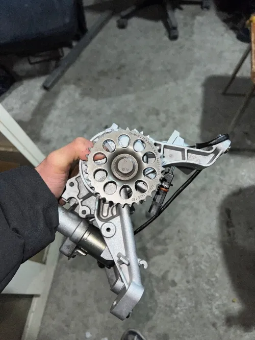 Pompe huile range Rover Inginium casse