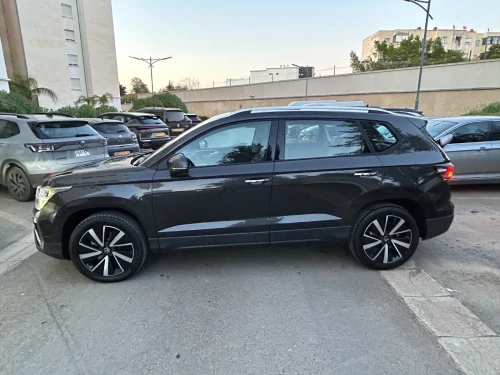 Volkswagen Taos 2025 