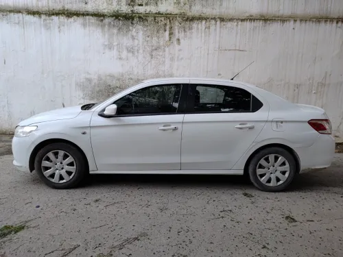 Peugeot 301 2013 Allure