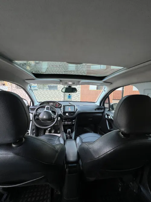 Peugeot 208 2015 Allure Facelift